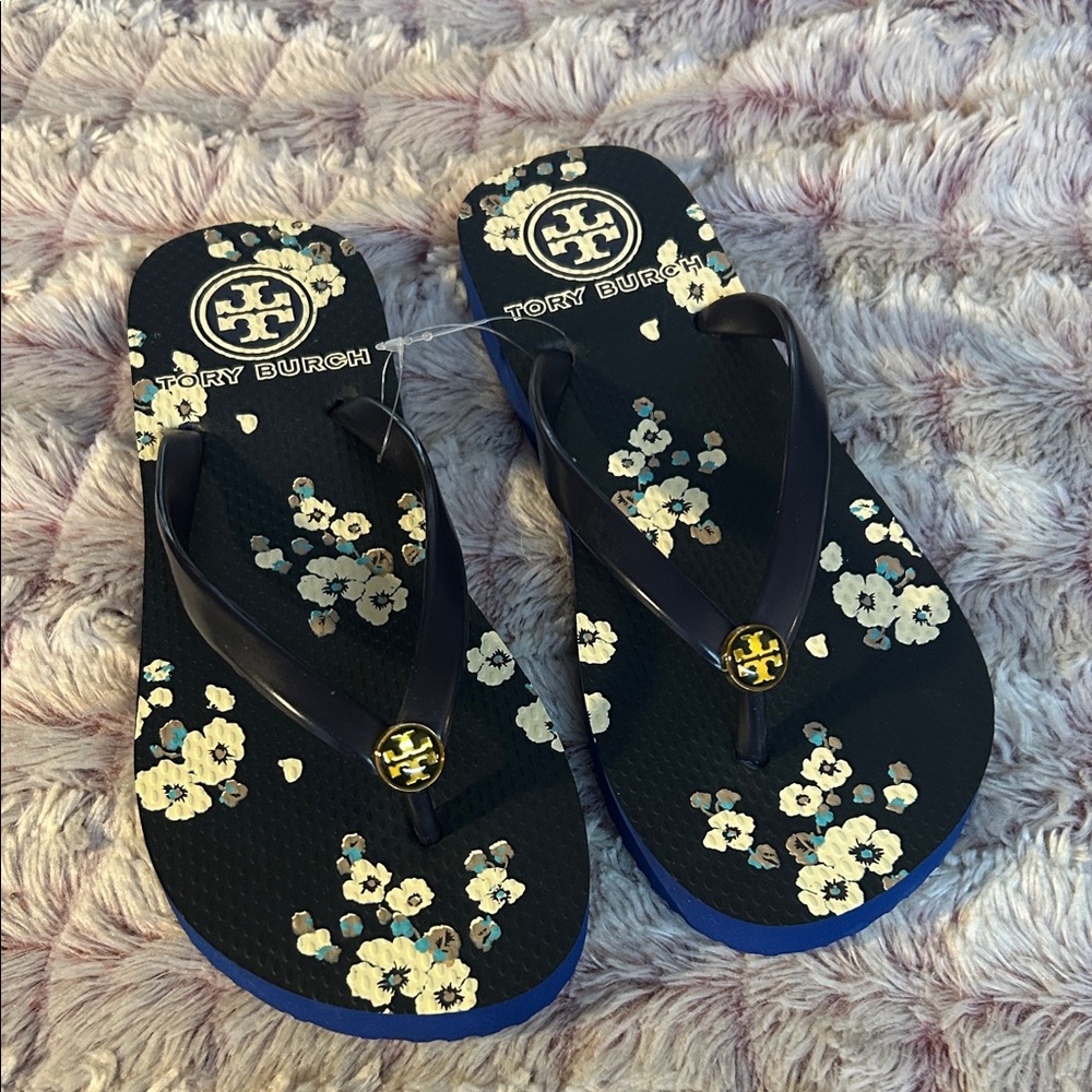 Tory Burch Blue florals Flip Flop sandals size 6